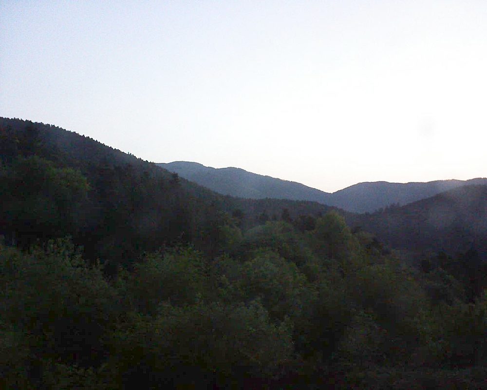 Le petit ballon vu depuis le Domaine Langmatt à Murbach le 08.05.2018 à 05:45 Le petit ballon (Alsace, Vosges) le 08.05.2018 à 05:45