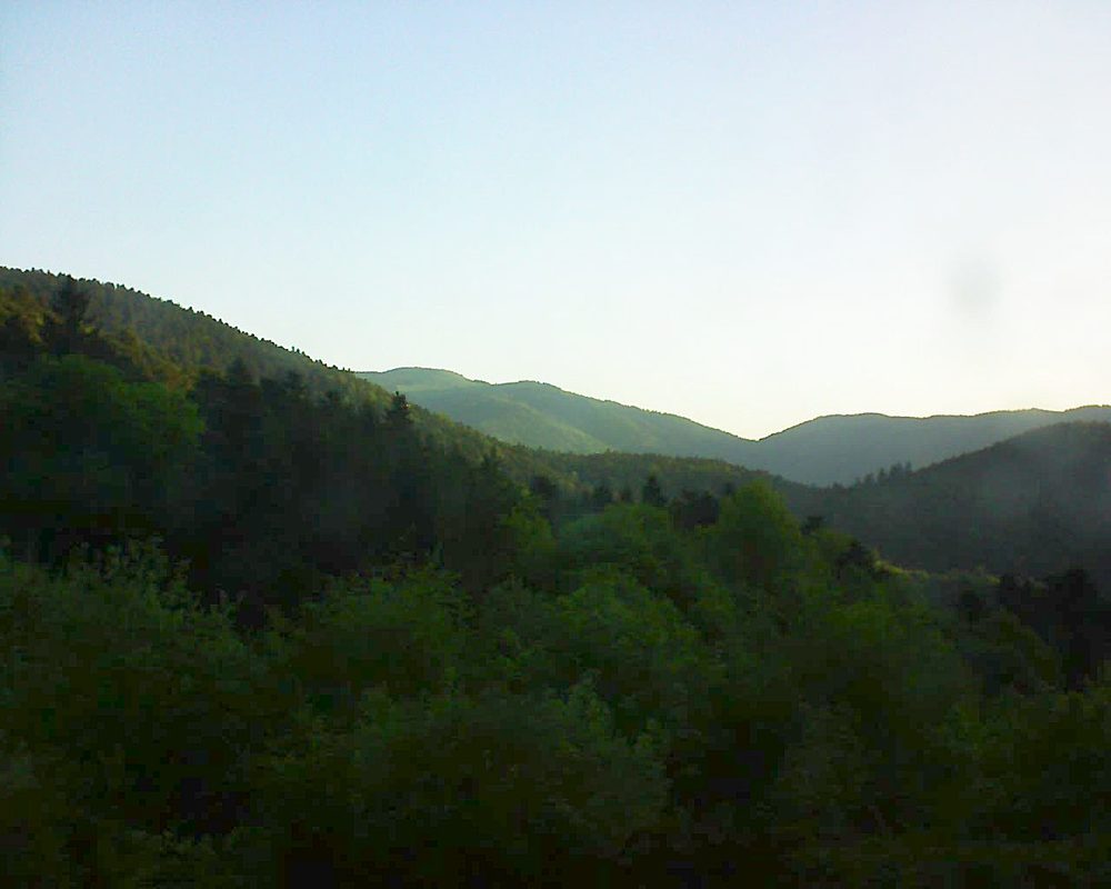 Le petit ballon vu depuis le Domaine Langmatt à Murbach le 08.05.2018 à 06:45 Le petit ballon (Alsace, Vosges) le 08.05.2018 à 06:45