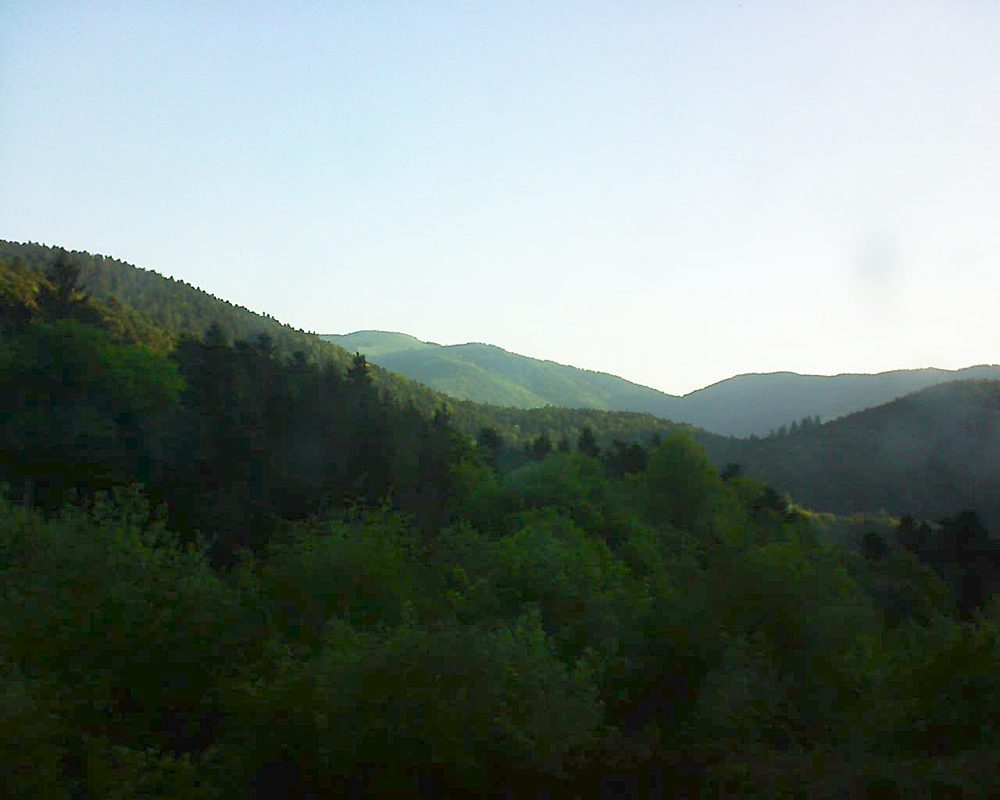 Le petit ballon vu depuis le Domaine Langmatt à Murbach le 08.05.2018 à 07:00 Le petit ballon (Alsace, Vosges) le 08.05.2018 à 07:00