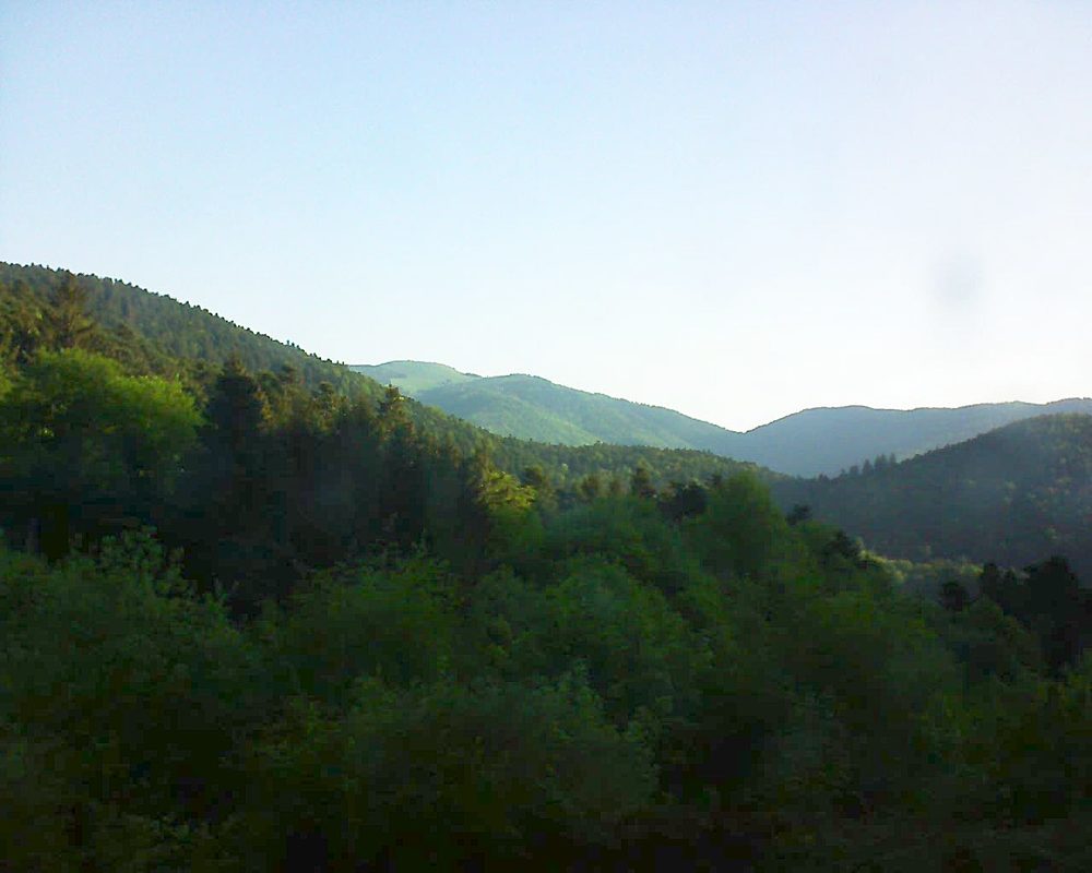 Le petit ballon vu depuis le Domaine Langmatt à Murbach le 08.05.2018 à 07:30 Le petit ballon (Alsace, Vosges) le 08.05.2018 à 07:30