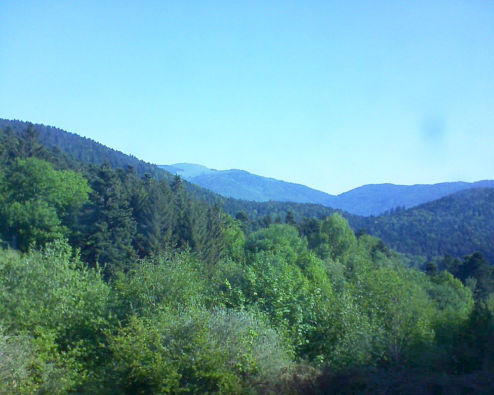 Le petit ballon vu depuis le Domaine Langmatt à Murbach le 08.05.2018 à 09:30 Le petit ballon (Alsace, Vosges) le 08.05.2018 à 09:30