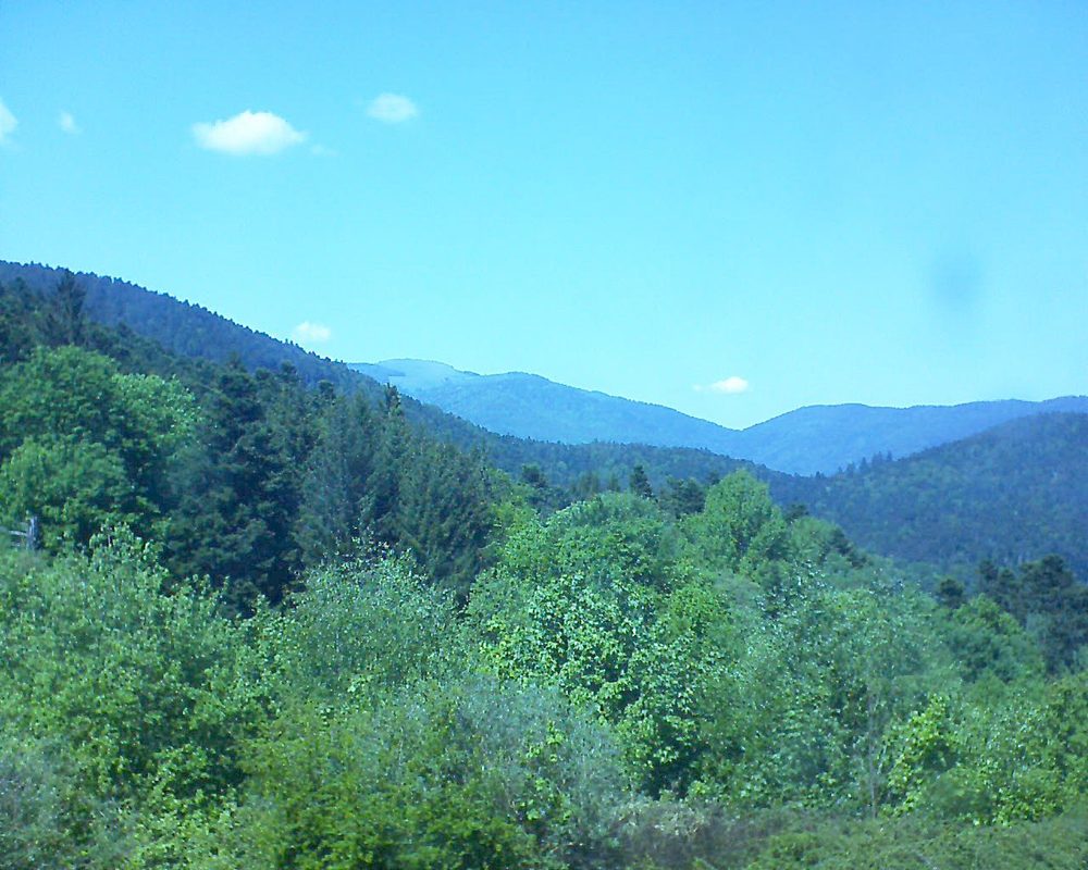 Le petit ballon vu depuis le Domaine Langmatt à Murbach le 08.05.2018 à 14:30 Le petit ballon (Alsace, Vosges) le 08.05.2018 à 14:30