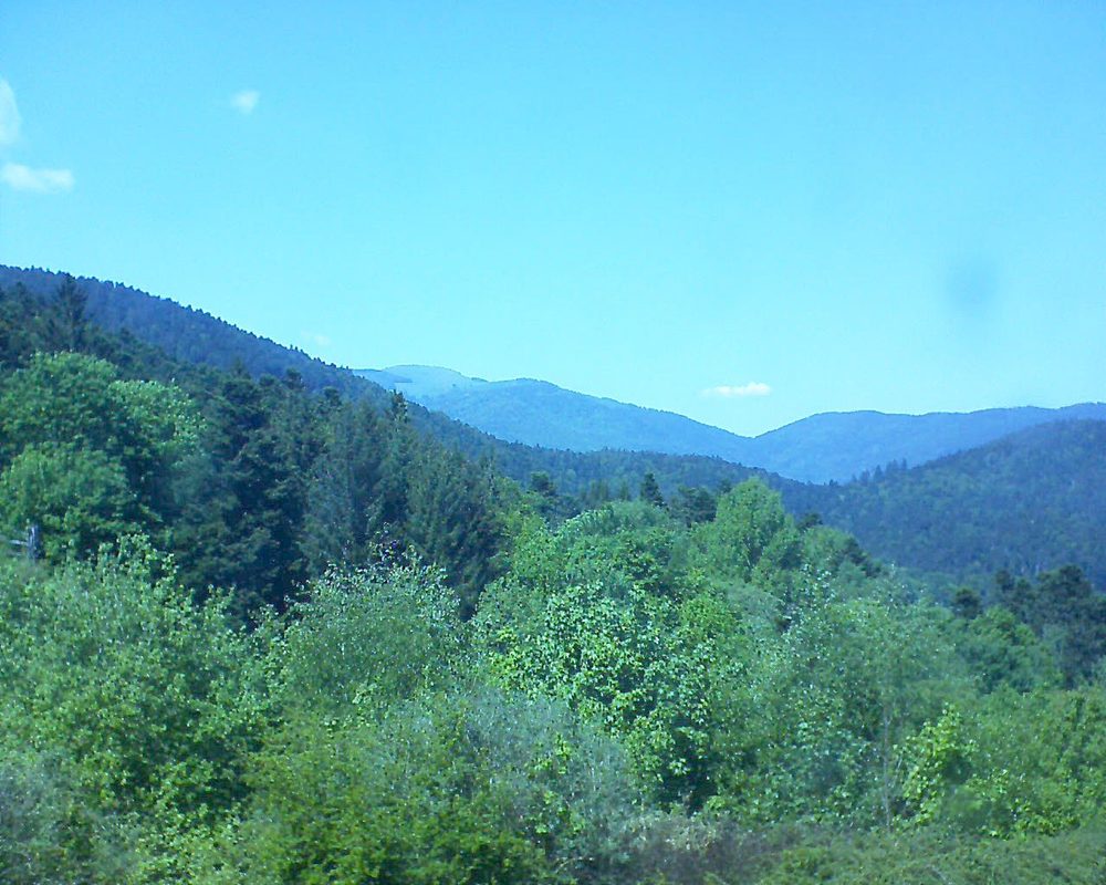 Le petit ballon vu depuis le Domaine Langmatt à Murbach le 08.05.2018 à 14:45 Le petit ballon (Alsace, Vosges) le 08.05.2018 à 14:45