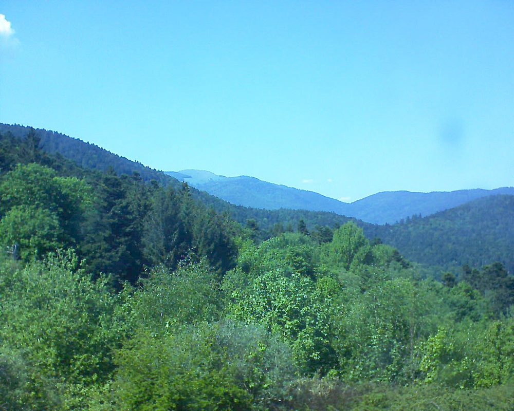 Le petit ballon vu depuis le Domaine Langmatt à Murbach le 08.05.2018 à 15:30 Le petit ballon (Alsace, Vosges) le 08.05.2018 à 15:30