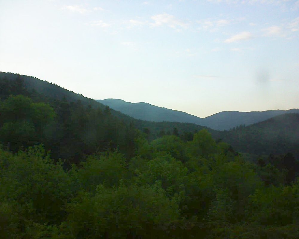 Le petit ballon vu depuis le Domaine Langmatt à Murbach le 08.05.2018 à 20:00 Le petit ballon (Alsace, Vosges) le 08.05.2018 à 20:00