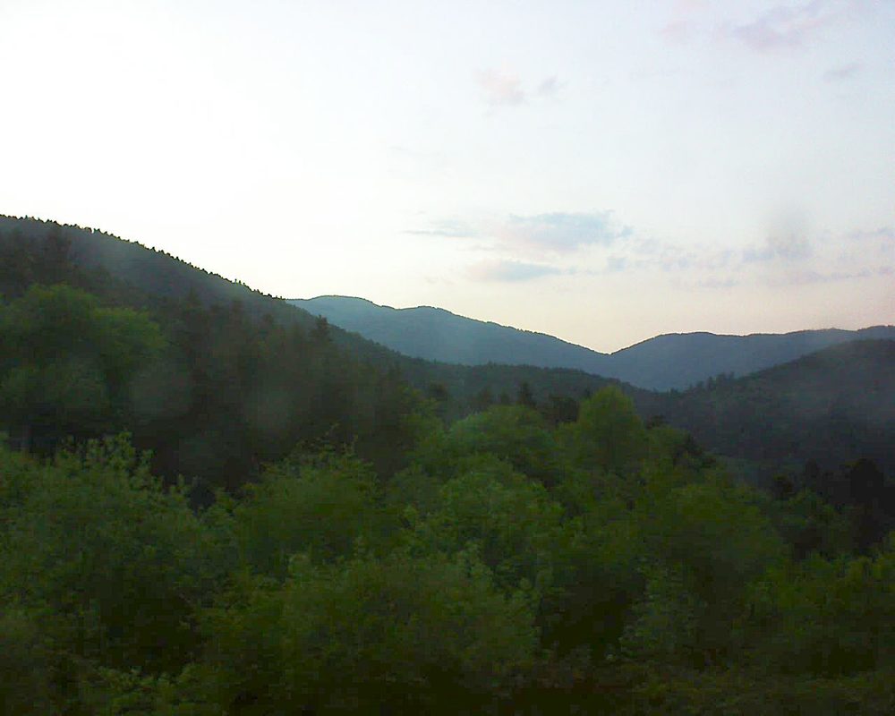 Le petit ballon vu depuis le Domaine Langmatt à Murbach le 08.05.2018 à 20:45 Le petit ballon (Alsace, Vosges) le 08.05.2018 à 20:45