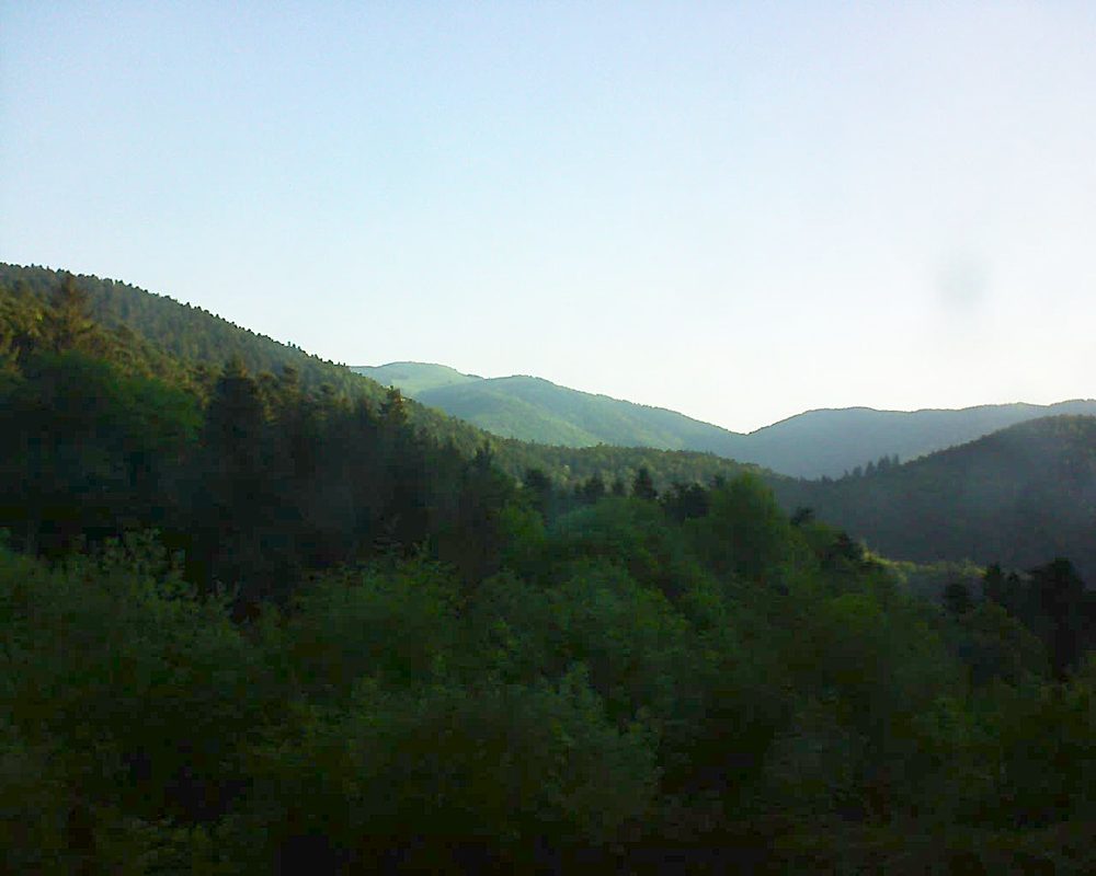 Le petit ballon vu depuis le Domaine Langmatt à Murbach le 09.05.2018 à 07:15 Le petit ballon (Alsace, Vosges) le 09.05.2018 à 07:15