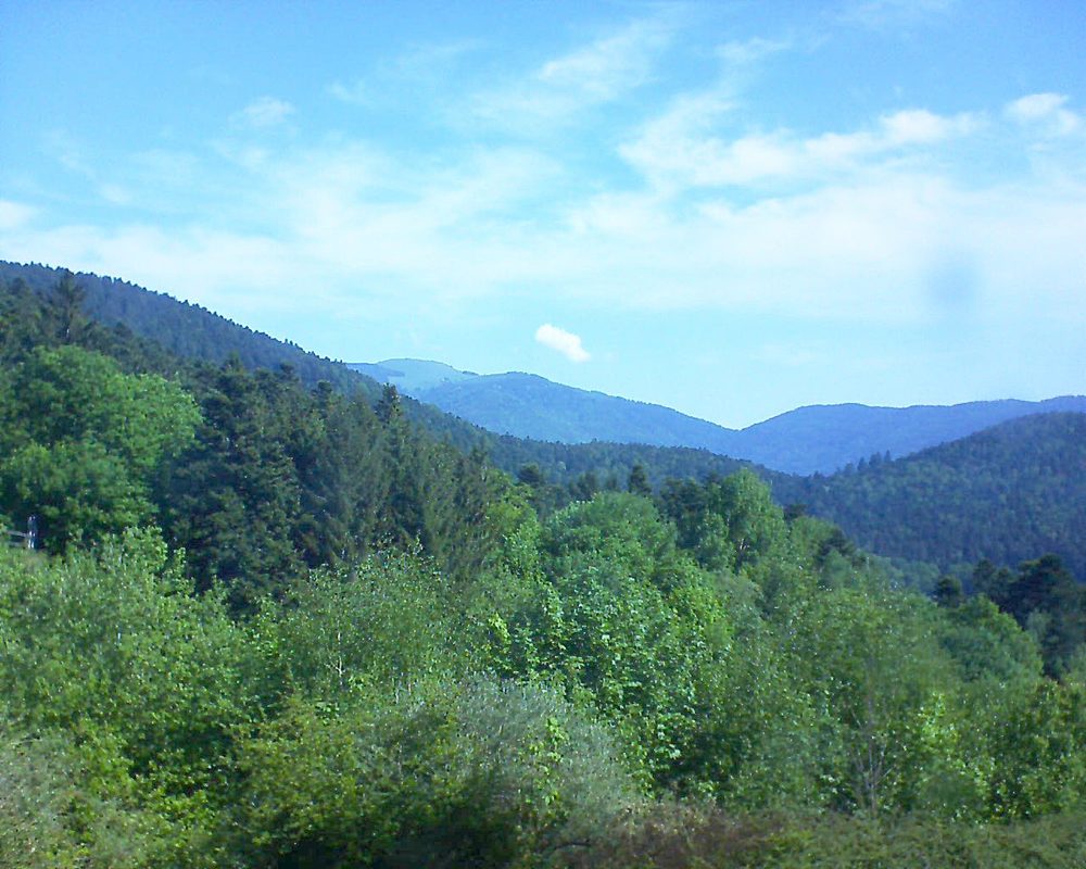 Le petit ballon vu depuis le Domaine Langmatt à Murbach le 09.05.2018 à 10:30 Le petit ballon (Alsace, Vosges) le 09.05.2018 à 10:30