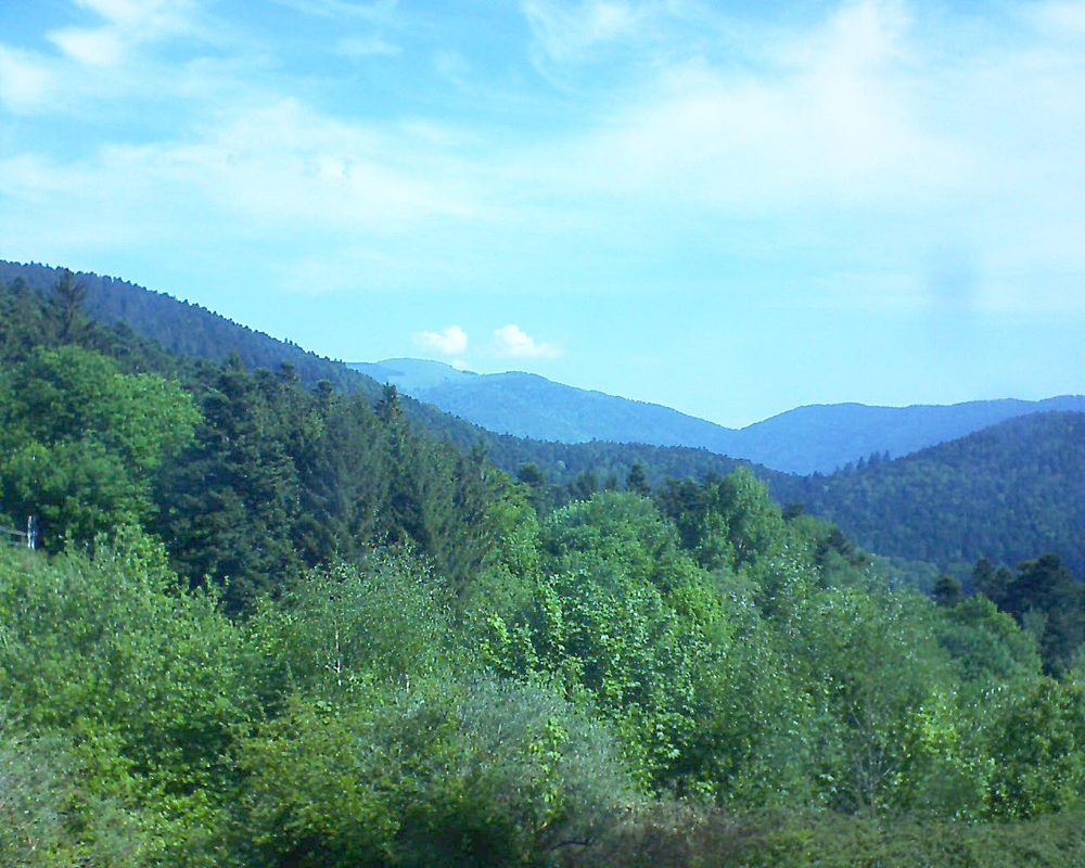 Le petit ballon vu depuis le Domaine Langmatt à Murbach le 09.05.2018 à 10:45 Le petit ballon (Alsace, Vosges) le 09.05.2018 à 10:45