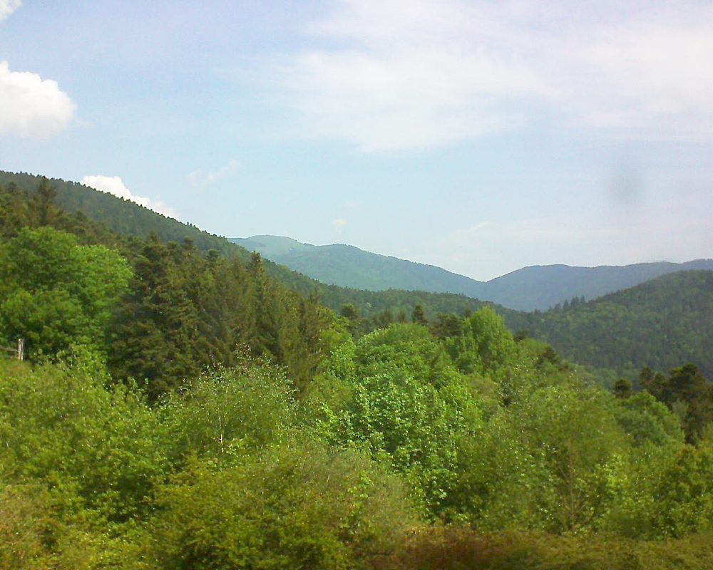 Le petit ballon vu depuis le Domaine Langmatt à Murbach le 09.05.2018 à 11:30 Le petit ballon (Alsace, Vosges) le 09.05.2018 à 11:30