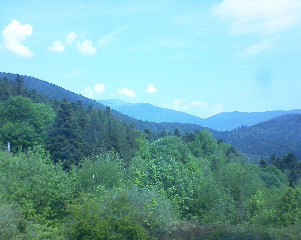 Le petit ballon vu depuis le Domaine Langmatt à Murbach le 09.05.2018 à 12:00 Le petit ballon (Alsace, Vosges) le 09.05.2018 à 12:00