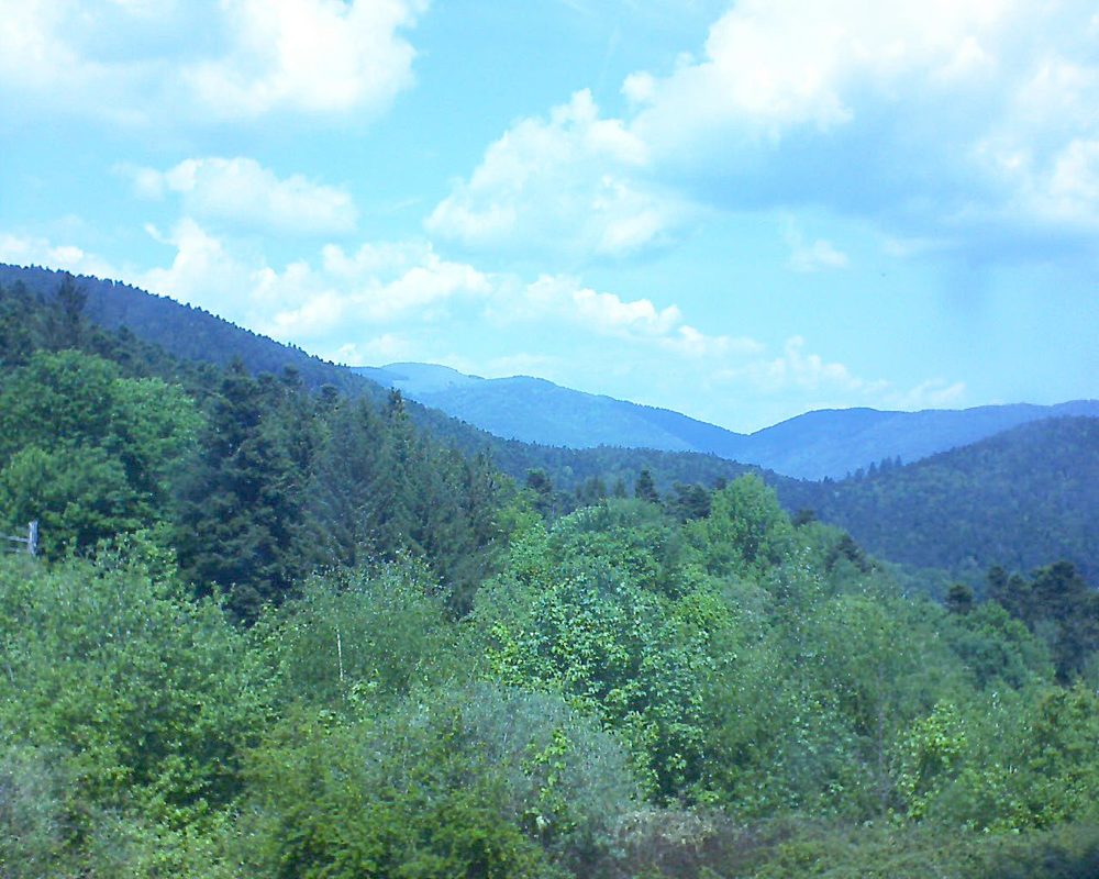 Le petit ballon vu depuis le Domaine Langmatt à Murbach le 09.05.2018 à 13:15 Le petit ballon (Alsace, Vosges) le 09.05.2018 à 13:15