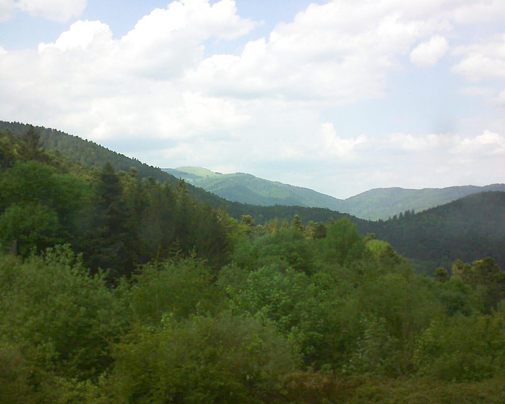 Le petit ballon vu depuis le Domaine Langmatt à Murbach le 09.05.2018 à 15:30 Le petit ballon (Alsace, Vosges) le 09.05.2018 à 15:30