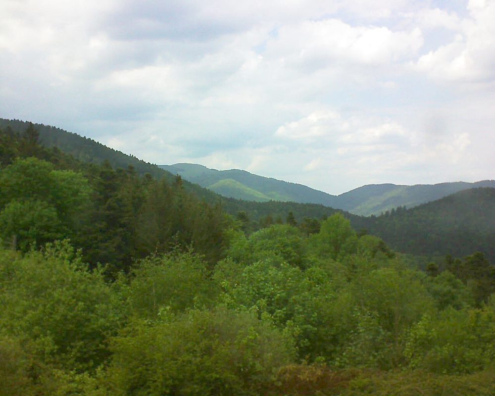 Le petit ballon vu depuis le Domaine Langmatt à Murbach le 09.05.2018 à 15:45 Le petit ballon (Alsace, Vosges) le 09.05.2018 à 15:45