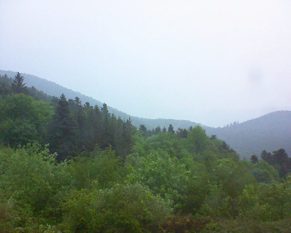Le petit ballon vu depuis le Domaine Langmatt à Murbach le 10.05.2018 à 07:00 Le petit ballon (Alsace, Vosges) le 10.05.2018 à 07:00