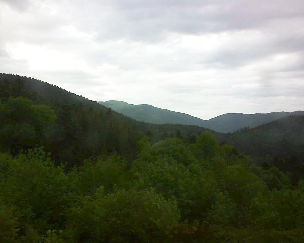 Le petit ballon vu depuis le Domaine Langmatt à Murbach le 10.05.2018 à 15:45 Le petit ballon (Alsace, Vosges) le 10.05.2018 à 15:45