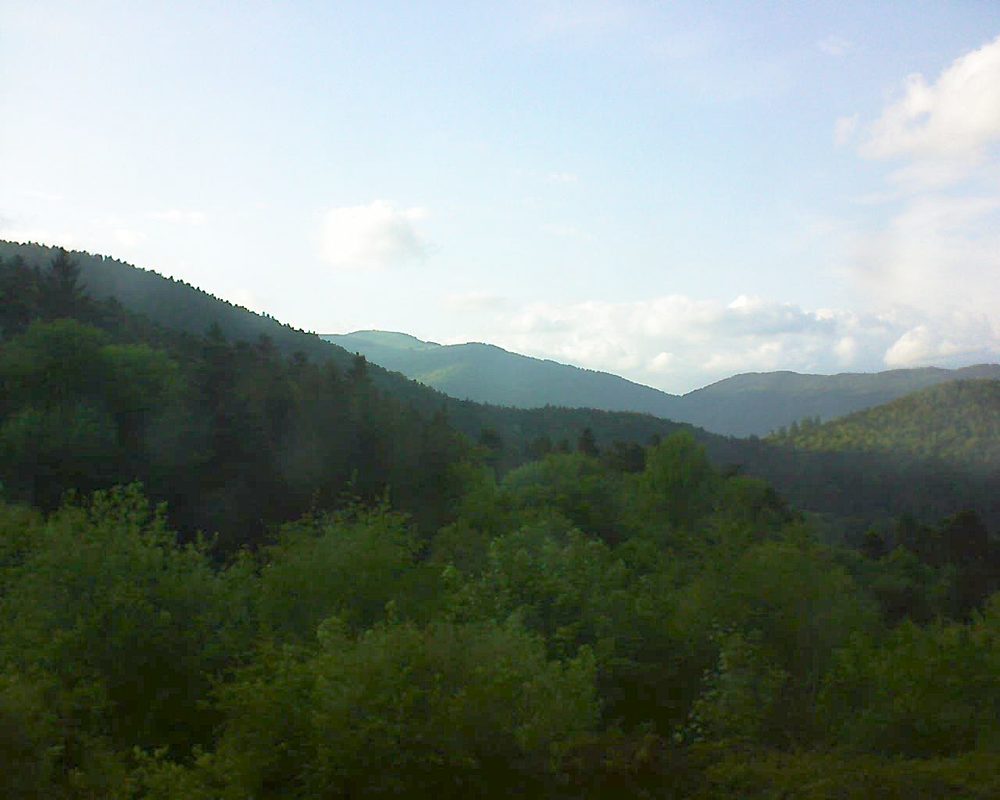 Le petit ballon vu depuis le Domaine Langmatt à Murbach le 10.05.2018 à 19:30 Le petit ballon (Alsace, Vosges) le 10.05.2018 à 19:30