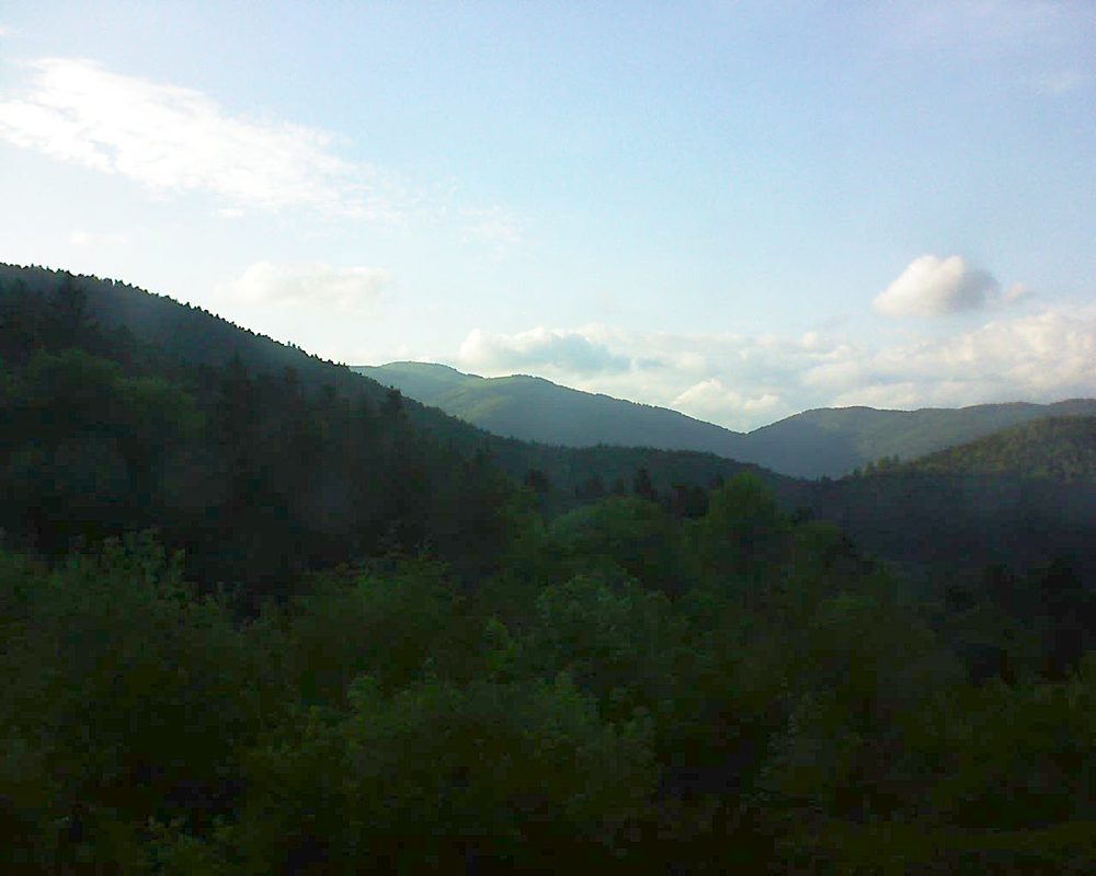 Le petit ballon vu depuis le Domaine Langmatt à Murbach le 10.05.2018 à 19:45 Le petit ballon (Alsace, Vosges) le 10.05.2018 à 19:45