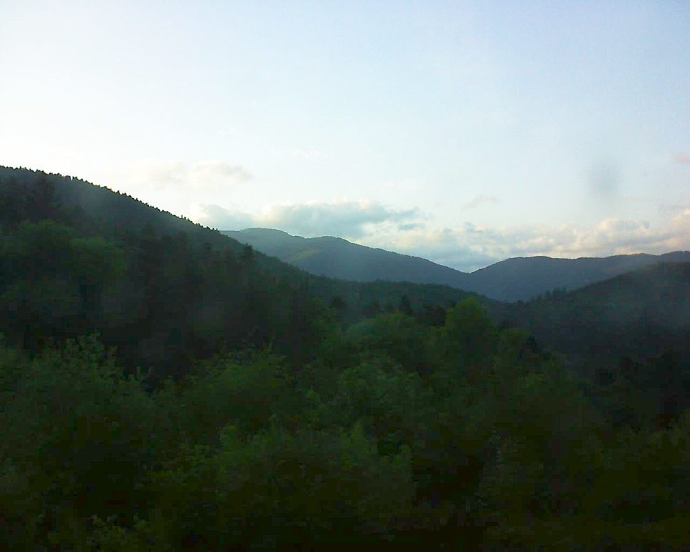 Le petit ballon vu depuis le Domaine Langmatt à Murbach le 10.05.2018 à 20:15 Le petit ballon (Alsace, Vosges) le 10.05.2018 à 20:15