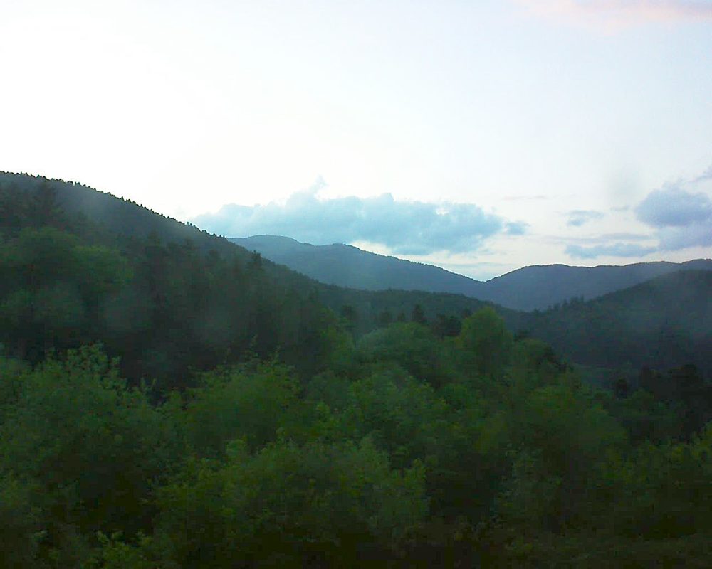 Le petit ballon vu depuis le Domaine Langmatt à Murbach le 10.05.2018 à 20:45 Le petit ballon (Alsace, Vosges) le 10.05.2018 à 20:45