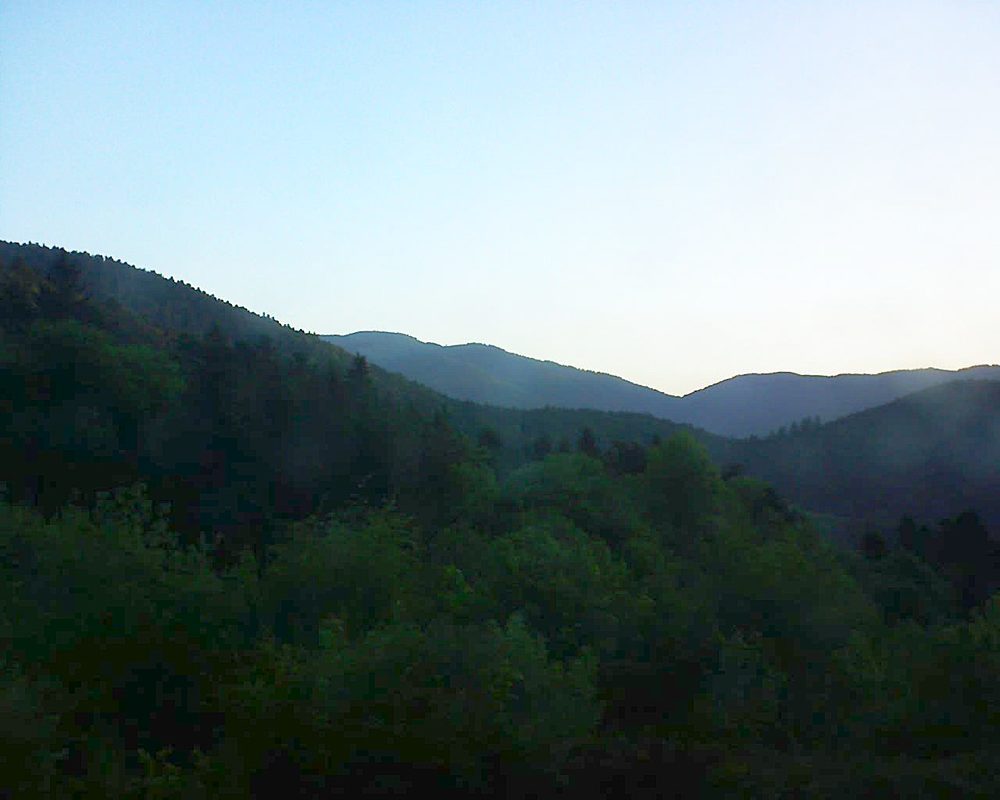 Le petit ballon vu depuis le Domaine Langmatt à Murbach le 11.05.2018 à 06:15 Le petit ballon (Alsace, Vosges) le 11.05.2018 à 06:15