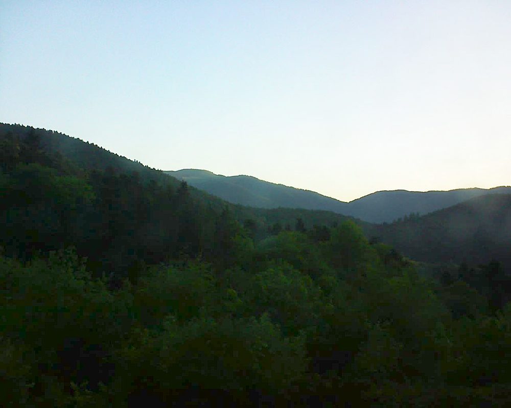 Le petit ballon vu depuis le Domaine Langmatt à Murbach le 11.05.2018 à 06:30 Le petit ballon (Alsace, Vosges) le 11.05.2018 à 06:30