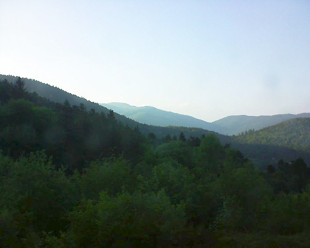 Le petit ballon vu depuis le Domaine Langmatt à Murbach le 11.05.2018 à 19:15 Le petit ballon (Alsace, Vosges) le 11.05.2018 à 19:15