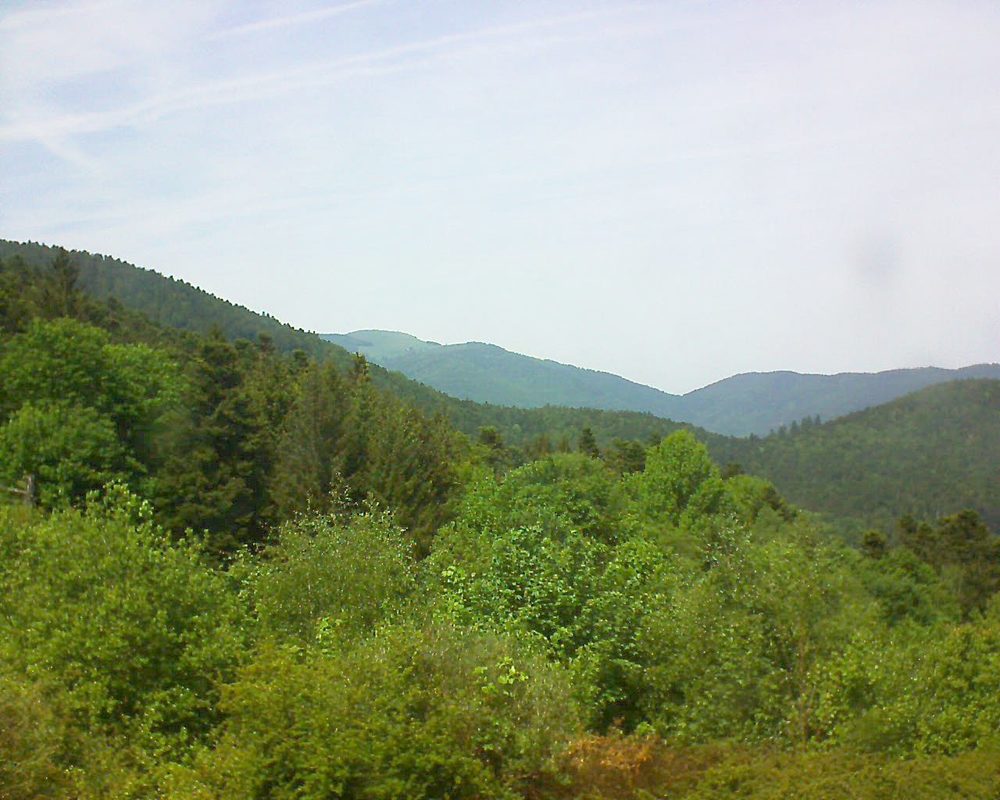 Le petit ballon vu depuis le Domaine Langmatt à Murbach le 12.05.2018 à 14:30 Le petit ballon (Alsace, Vosges) le 12.05.2018 à 14:30