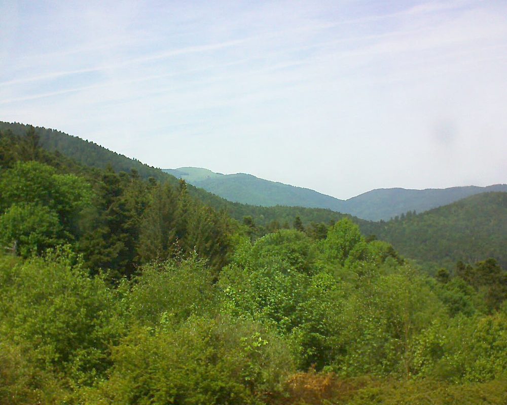 Le petit ballon vu depuis le Domaine Langmatt à Murbach le 12.05.2018 à 14:45 Le petit ballon (Alsace, Vosges) le 12.05.2018 à 14:45