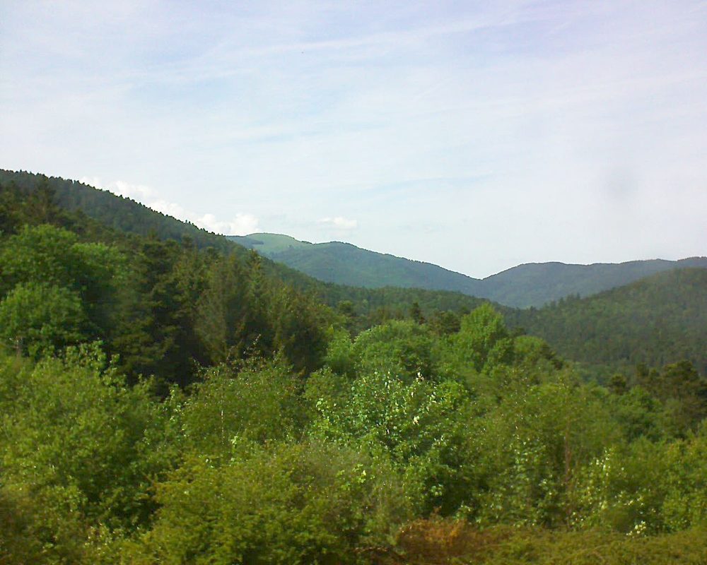 Le petit ballon vu depuis le Domaine Langmatt à Murbach le 12.05.2018 à 16:00 Le petit ballon (Alsace, Vosges) le 12.05.2018 à 16:00