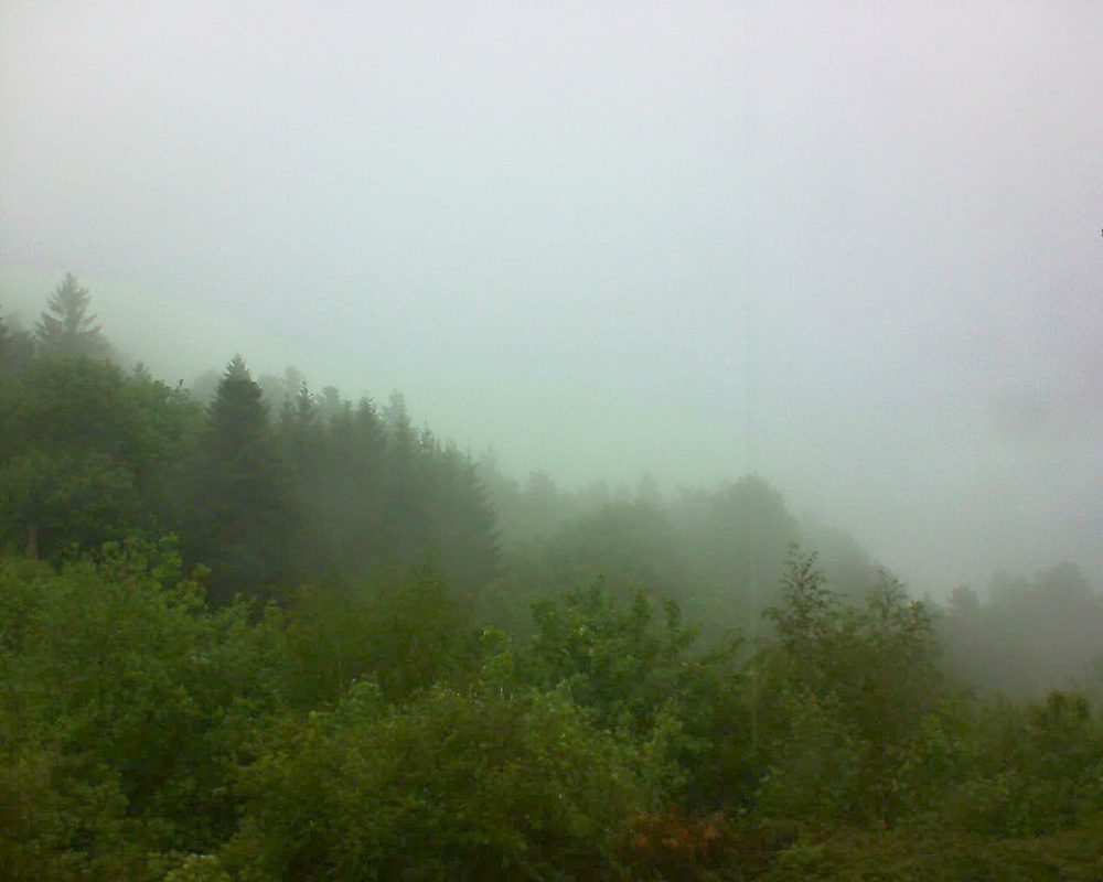 Le petit ballon vu depuis le Domaine Langmatt à Murbach le 13.05.2018 à 10:45 Le petit ballon (Alsace, Vosges) le 13.05.2018 à 10:45