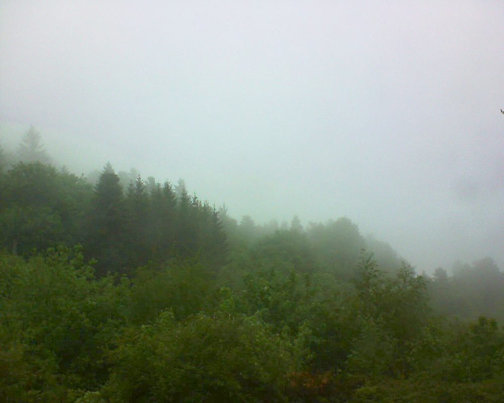 Le petit ballon vu depuis le Domaine Langmatt à Murbach le 13.05.2018 à 11:00 Le petit ballon (Alsace, Vosges) le 13.05.2018 à 11:00