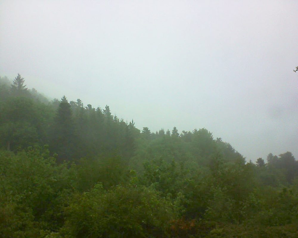 Le petit ballon vu depuis le Domaine Langmatt à Murbach le 13.05.2018 à 12:15 Le petit ballon (Alsace, Vosges) le 13.05.2018 à 12:15