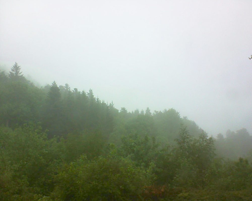 Le petit ballon vu depuis le Domaine Langmatt à Murbach le 13.05.2018 à 13:30 Le petit ballon (Alsace, Vosges) le 13.05.2018 à 13:30