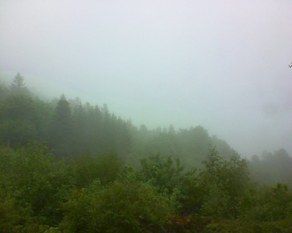 Le petit ballon vu depuis le Domaine Langmatt à Murbach le 13.05.2018 à 14:30 Le petit ballon (Alsace, Vosges) le 13.05.2018 à 14:30