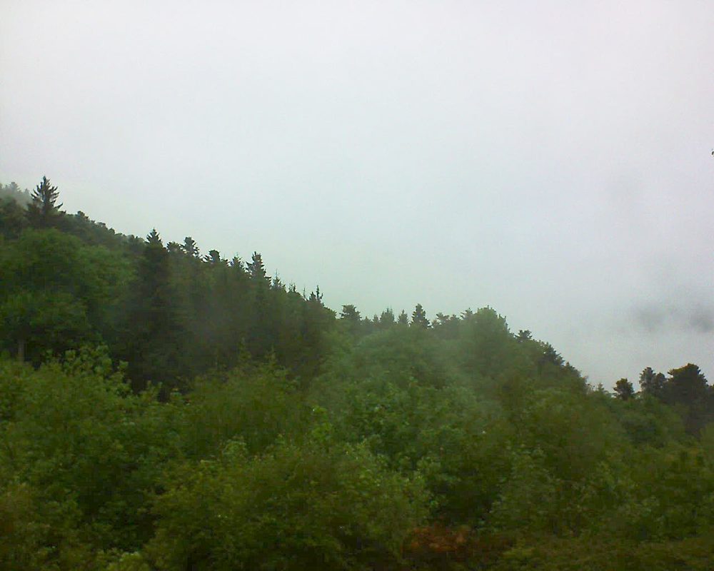Le petit ballon vu depuis le Domaine Langmatt à Murbach le 13.05.2018 à 18:00 Le petit ballon (Alsace, Vosges) le 13.05.2018 à 18:00