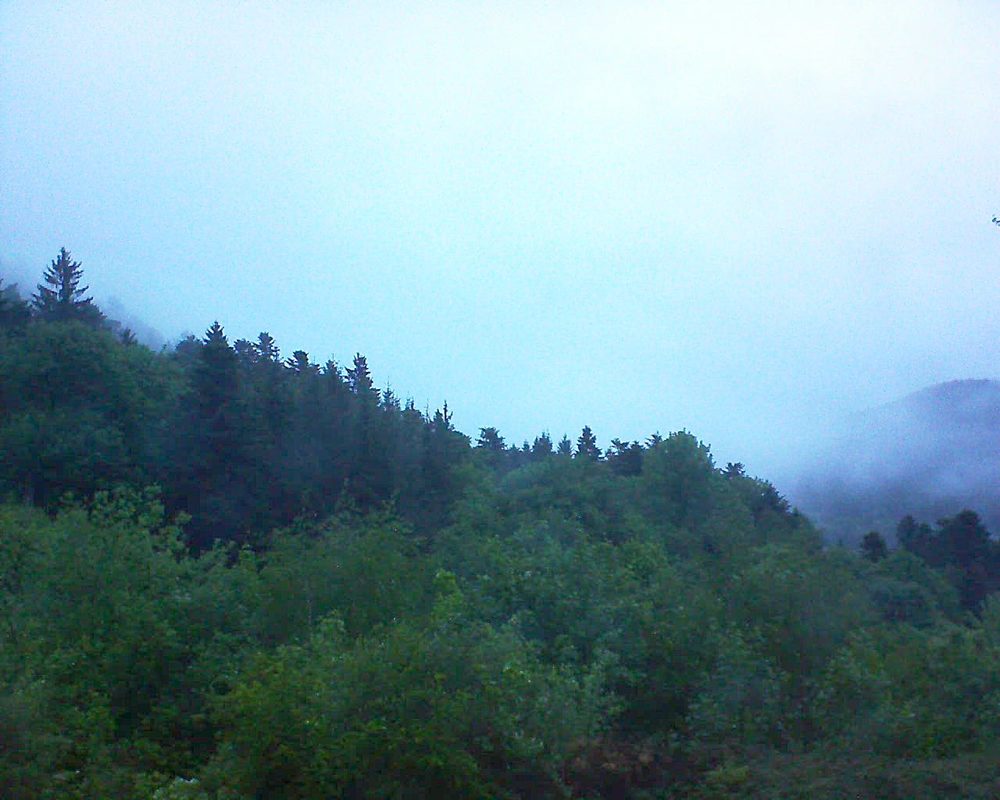 Le petit ballon vu depuis le Domaine Langmatt à Murbach le 14.05.2018 à 06:00 Le petit ballon (Alsace, Vosges) le 14.05.2018 à 06:00