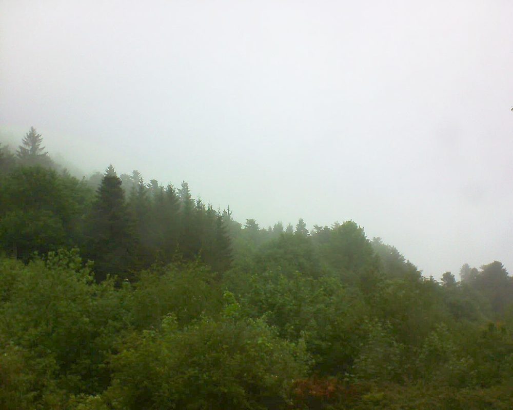 Le petit ballon vu depuis le Domaine Langmatt à Murbach le 14.05.2018 à 12:00 Le petit ballon (Alsace, Vosges) le 14.05.2018 à 12:00