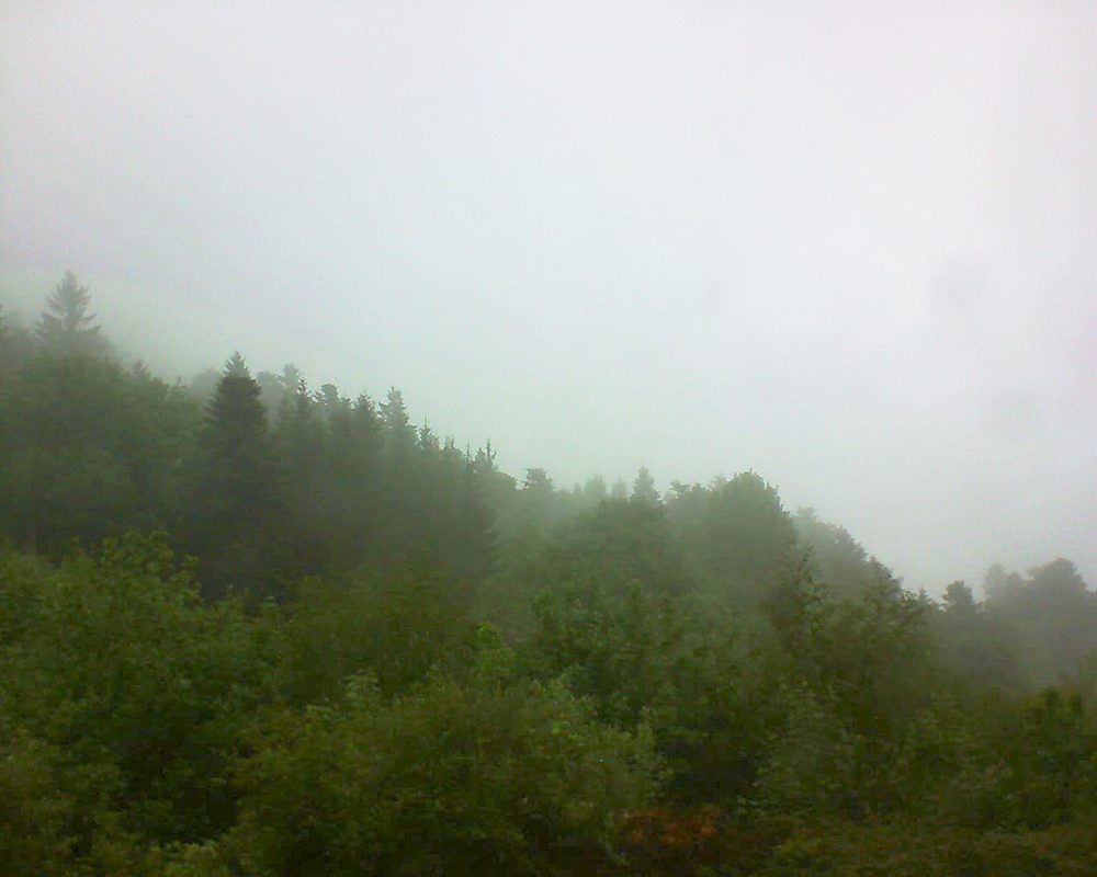 Le petit ballon vu depuis le Domaine Langmatt à Murbach le 14.05.2018 à 12:45 Le petit ballon (Alsace, Vosges) le 14.05.2018 à 12:45