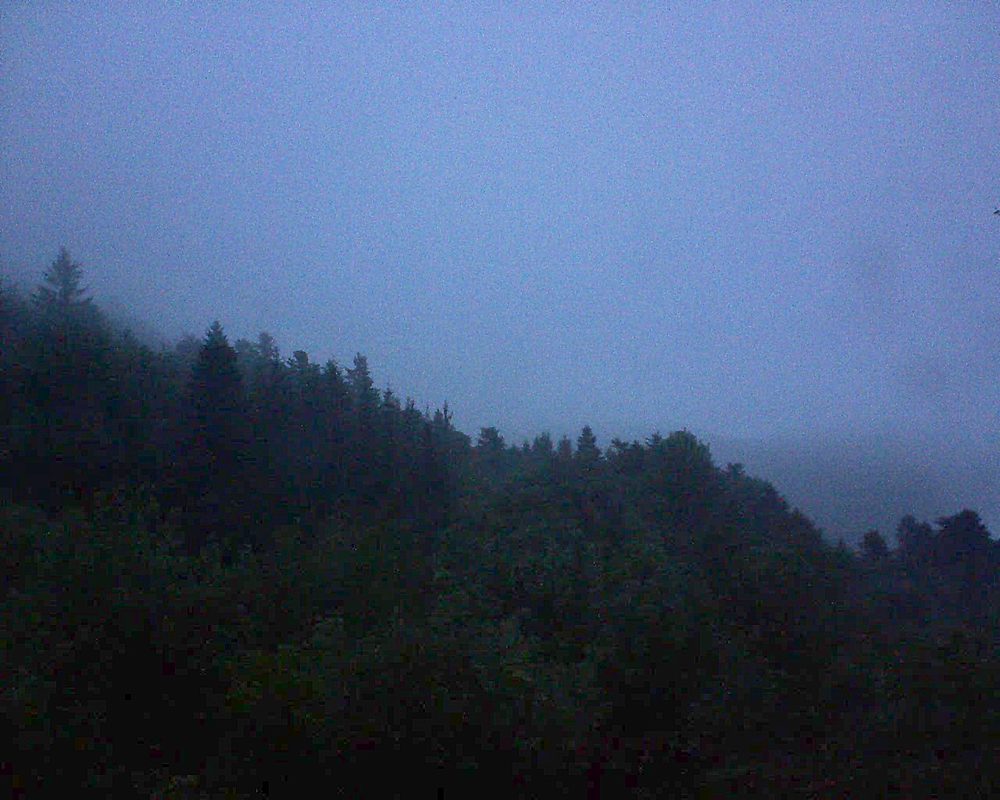 Le petit ballon vu depuis le Domaine Langmatt à Murbach le 15.05.2018 à 05:45 Le petit ballon (Alsace, Vosges) le 15.05.2018 à 05:45