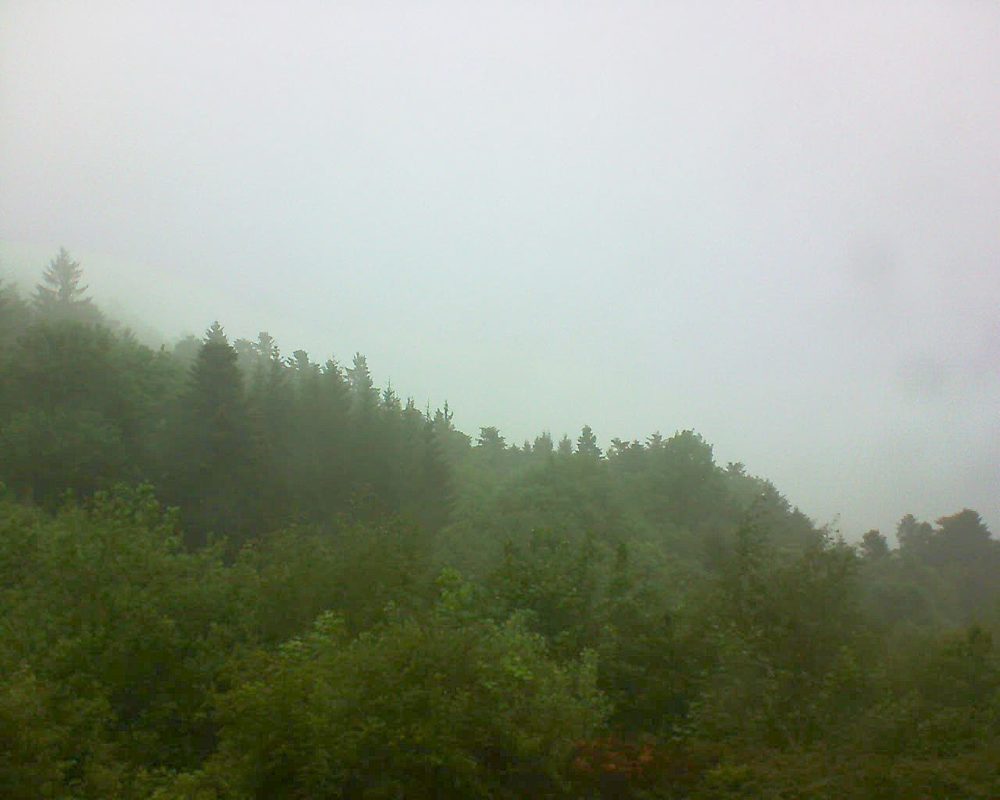 Le petit ballon vu depuis le Domaine Langmatt à Murbach le 15.05.2018 à 12:30 Le petit ballon (Alsace, Vosges) le 15.05.2018 à 12:30