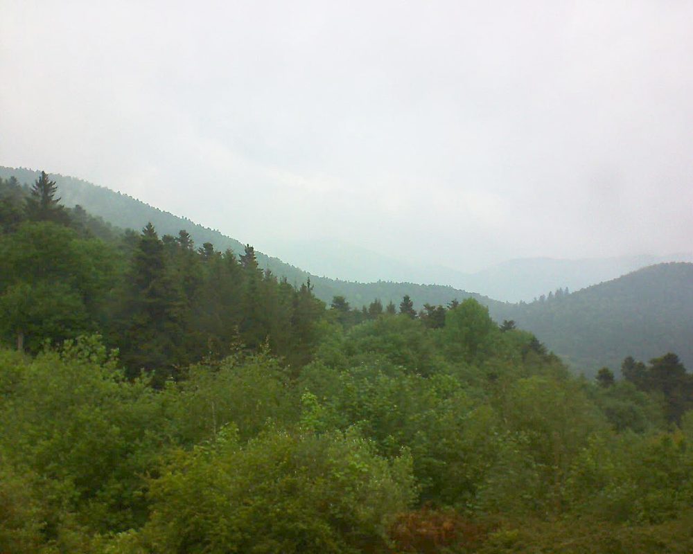 Le petit ballon vu depuis le Domaine Langmatt à Murbach le 15.05.2018 à 13:30 Le petit ballon (Alsace, Vosges) le 15.05.2018 à 13:30