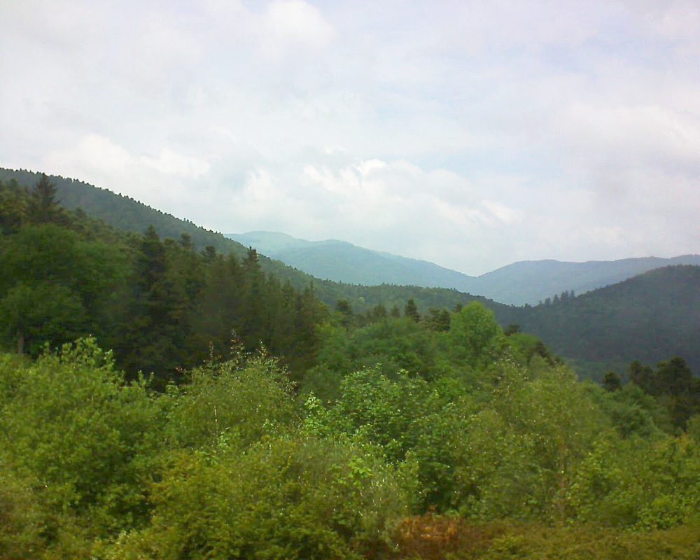 Le petit ballon vu depuis le Domaine Langmatt à Murbach le 15.05.2018 à 14:15 Le petit ballon (Alsace, Vosges) le 15.05.2018 à 14:15