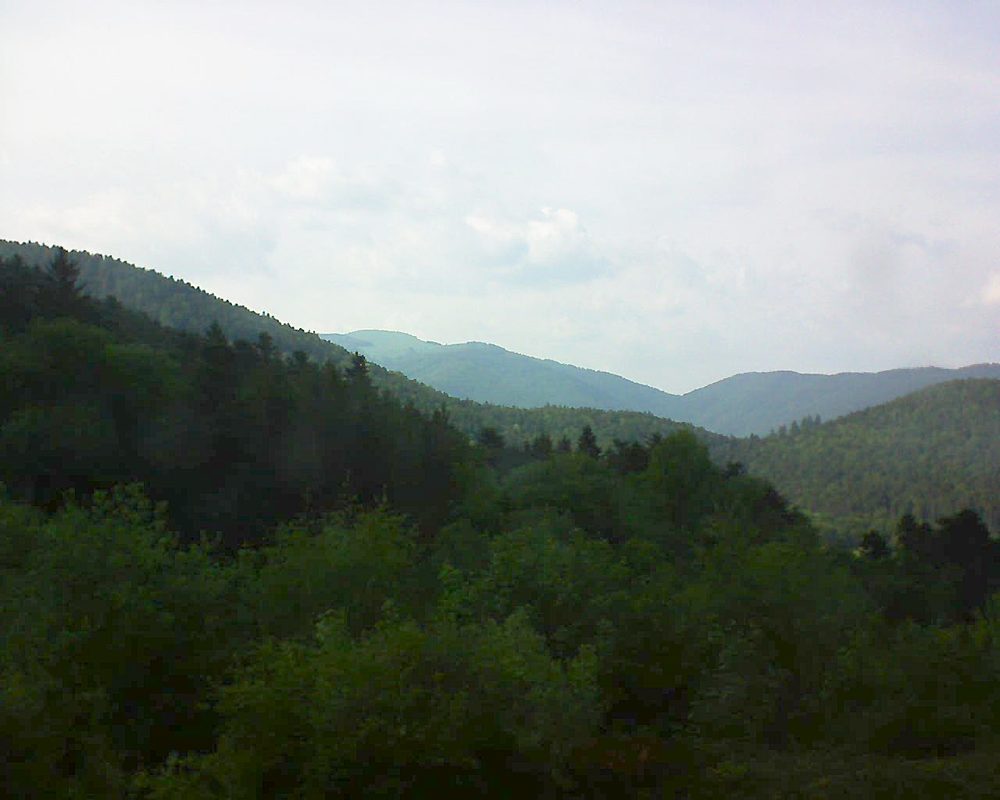 Le petit ballon vu depuis le Domaine Langmatt à Murbach le 15.05.2018 à 17:30 Le petit ballon (Alsace, Vosges) le 15.05.2018 à 17:30