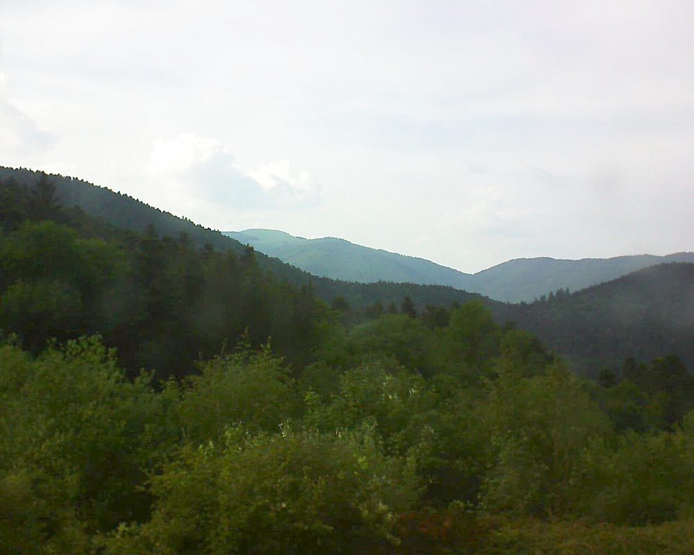 Le petit ballon vu depuis le Domaine Langmatt à Murbach le 15.05.2018 à 18:00 Le petit ballon (Alsace, Vosges) le 15.05.2018 à 18:00