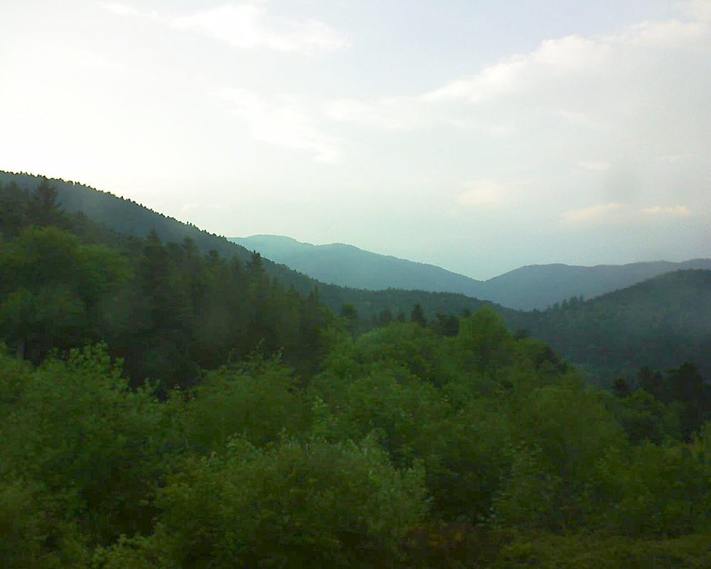 Le petit ballon vu depuis le Domaine Langmatt à Murbach le 15.05.2018 à 20:15 Le petit ballon (Alsace, Vosges) le 15.05.2018 à 20:15