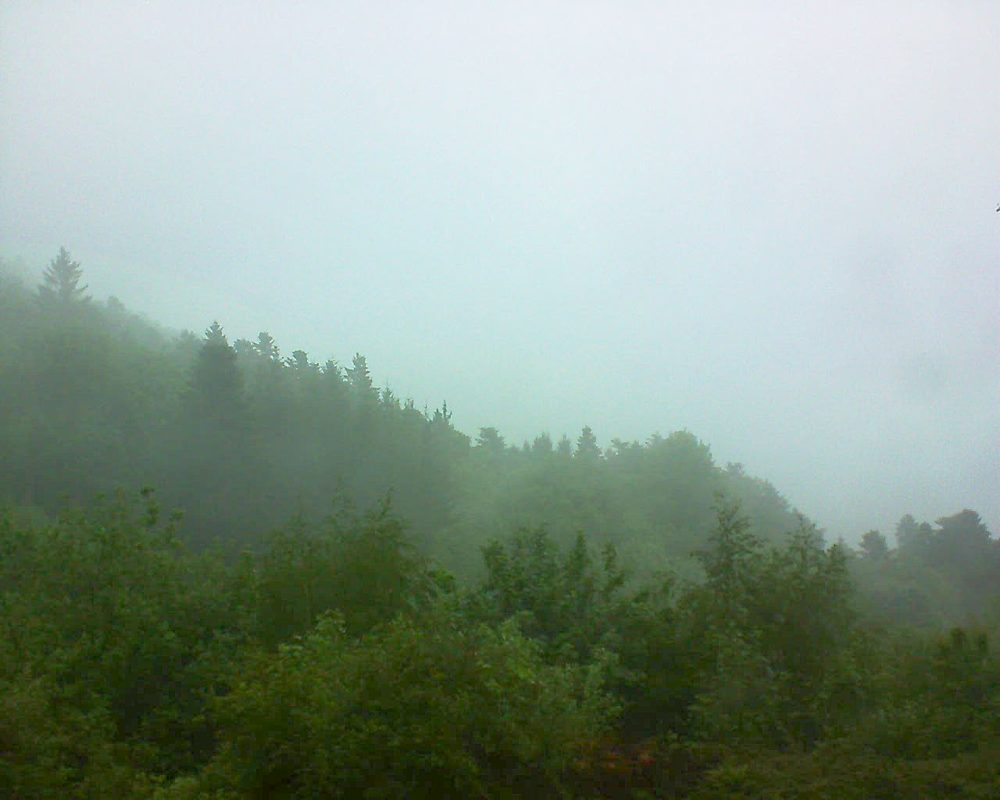 Le petit ballon vu depuis le Domaine Langmatt à Murbach le 16.05.2018 à 09:15 Le petit ballon (Alsace, Vosges) le 16.05.2018 à 09:15