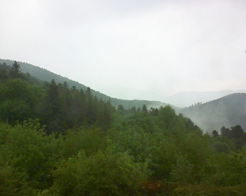 Le petit ballon vu depuis le Domaine Langmatt à Murbach le 16.05.2018 à 10:30 Le petit ballon (Alsace, Vosges) le 16.05.2018 à 10:30