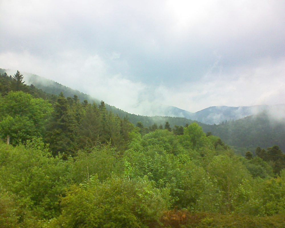 Le petit ballon vu depuis le Domaine Langmatt à Murbach le 16.05.2018 à 12:00 Le petit ballon (Alsace, Vosges) le 16.05.2018 à 12:00