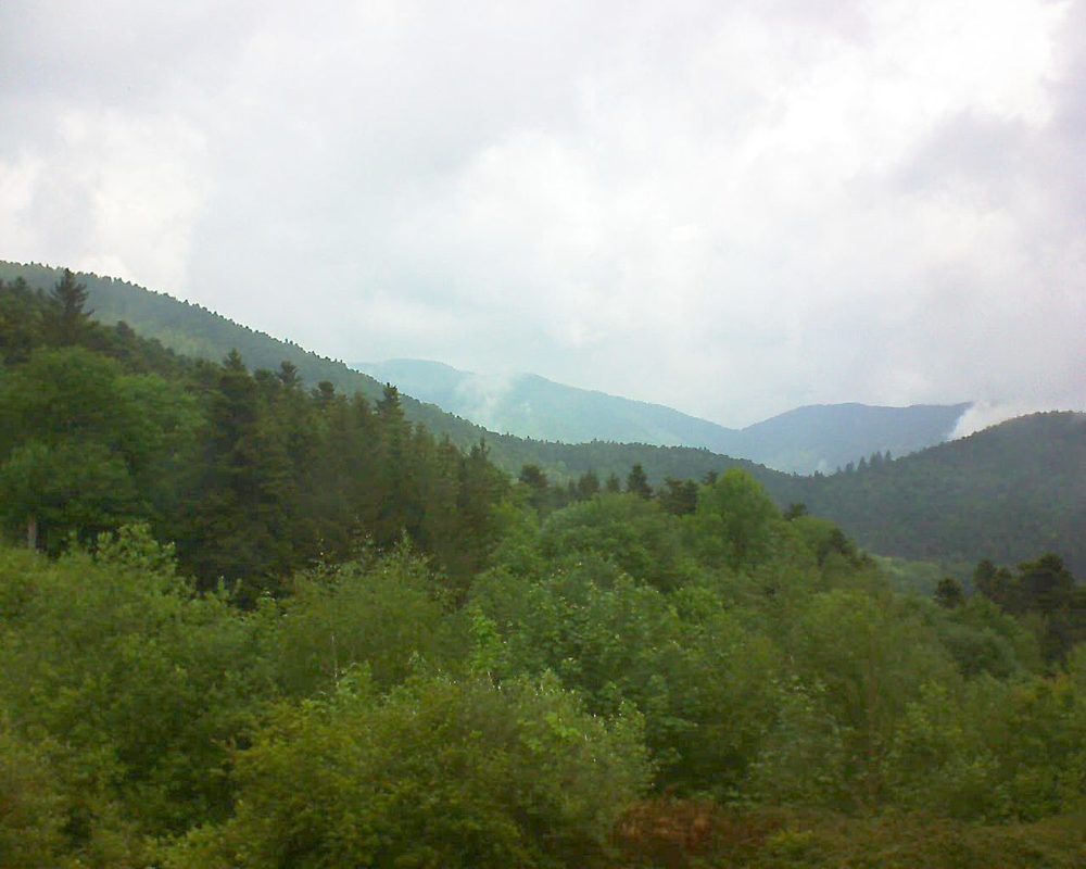 Le petit ballon vu depuis le Domaine Langmatt à Murbach le 16.05.2018 à 12:30 Le petit ballon (Alsace, Vosges) le 16.05.2018 à 12:30